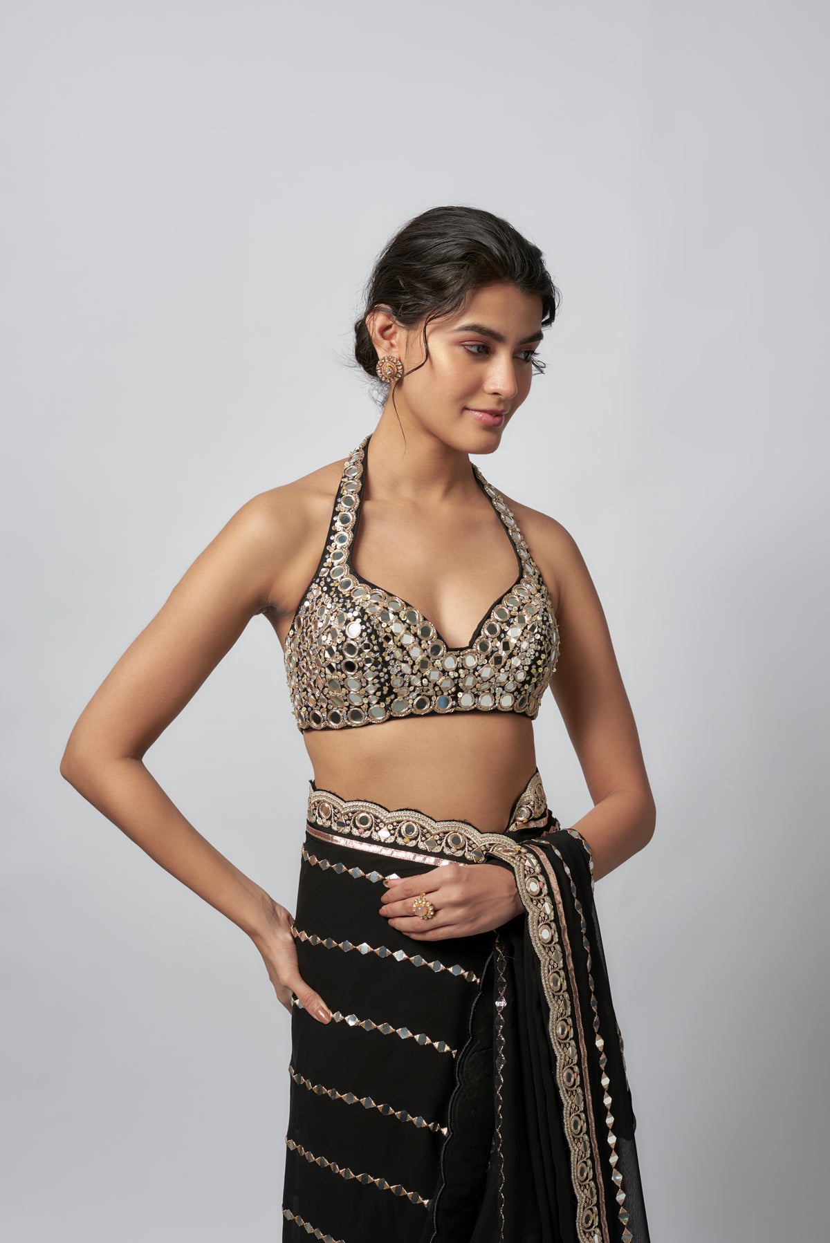 Diana Penty in Aradhana saree