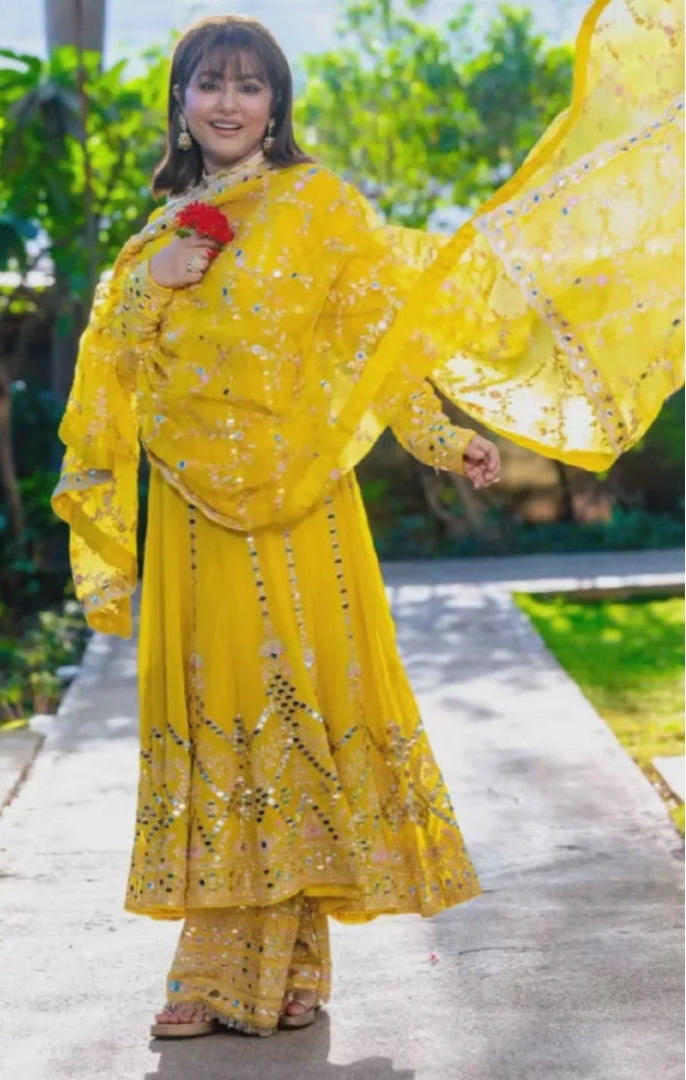 Hina Khan in Cheshtha Anarkali Set