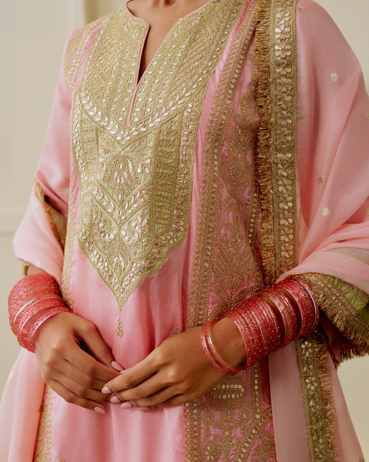 Evaara Farshi Set