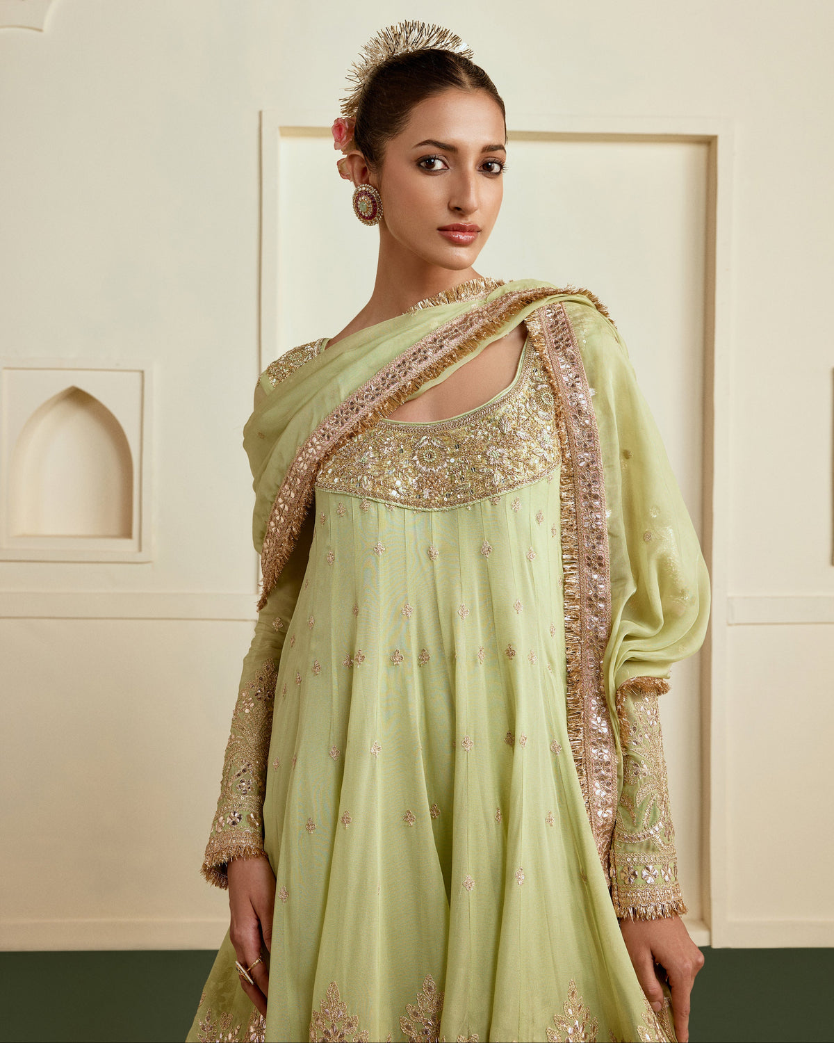 Mehfil Farshi Salwar
