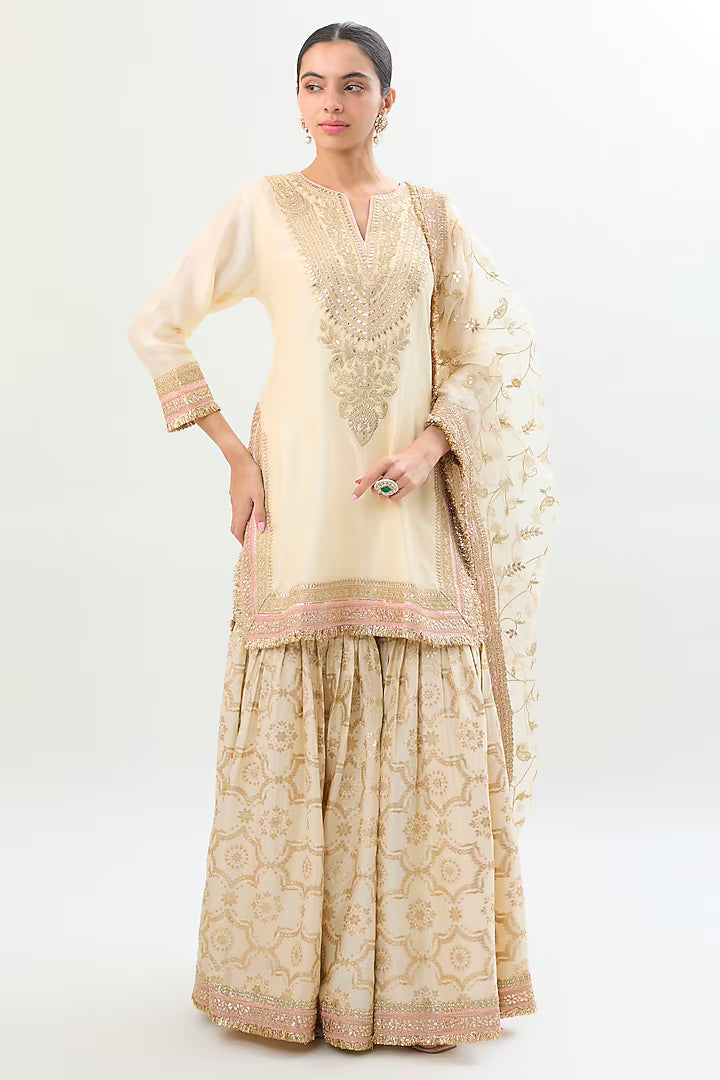 Safeena Sharara Set