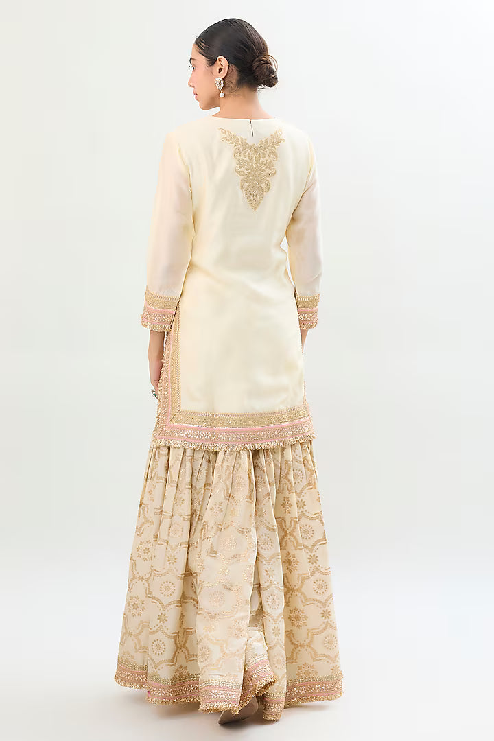 Safeena Sharara Set