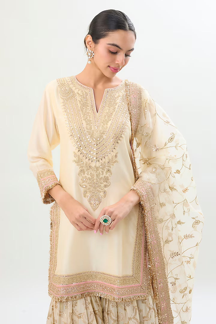 Safeena Sharara Set