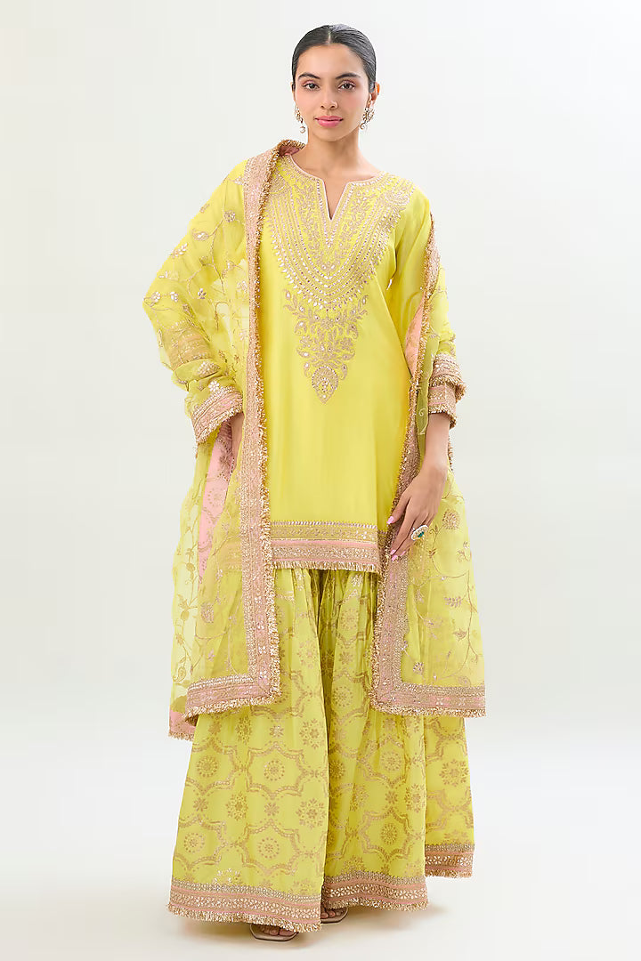 Safeena Sharara Set