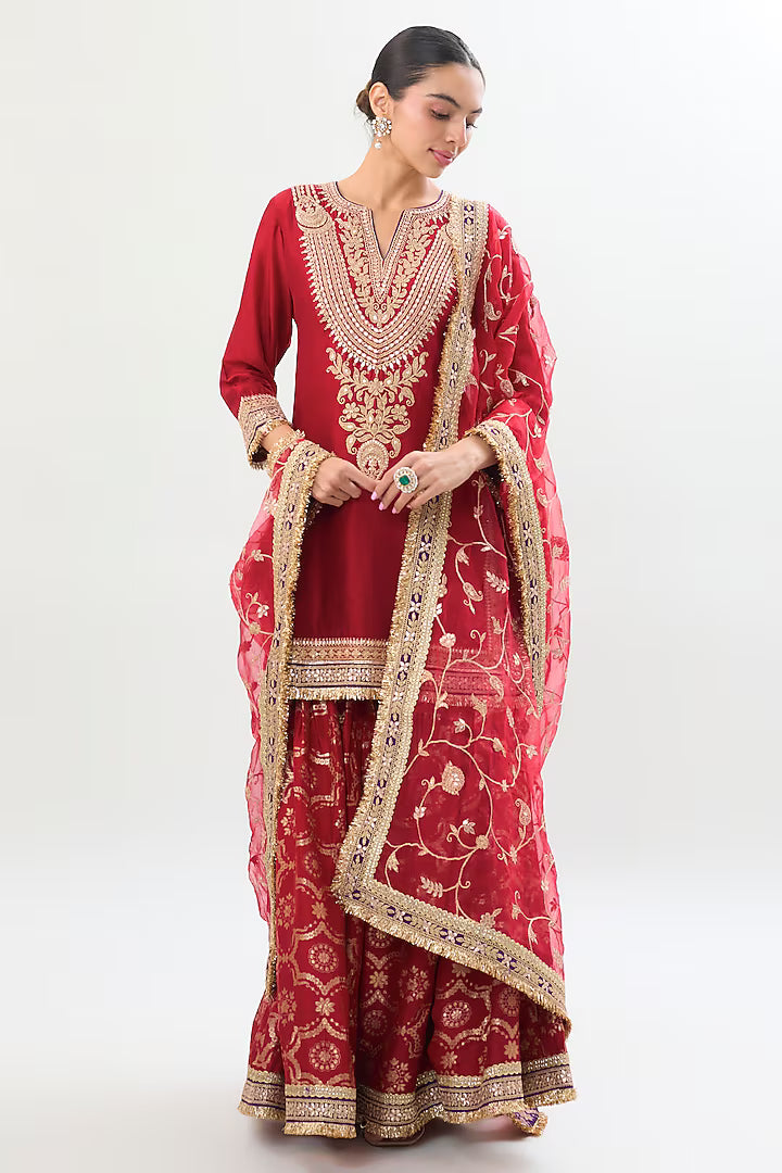 Safeena Sharara Set