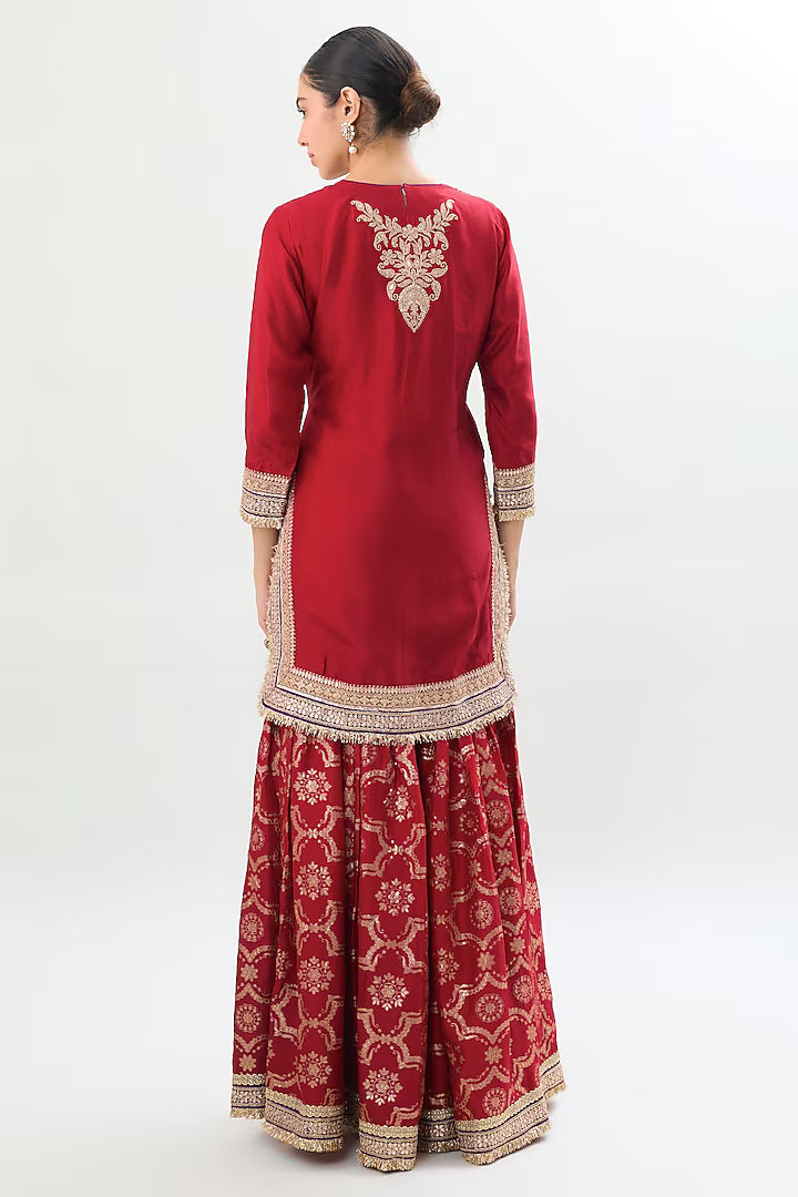 Safeena Sharara Set