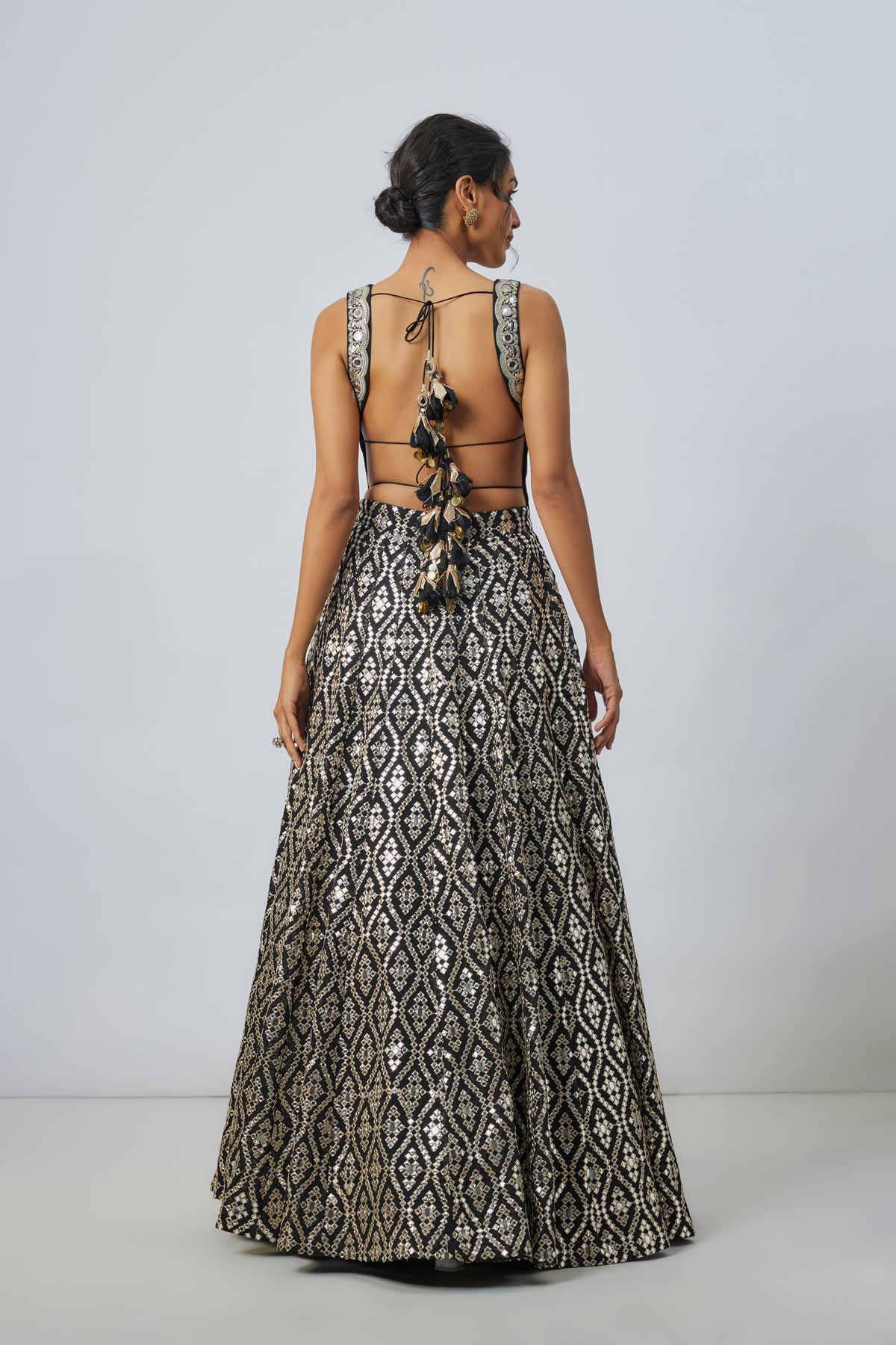 Roshni Lehenga Set-Priyanka Chahar Choudhary