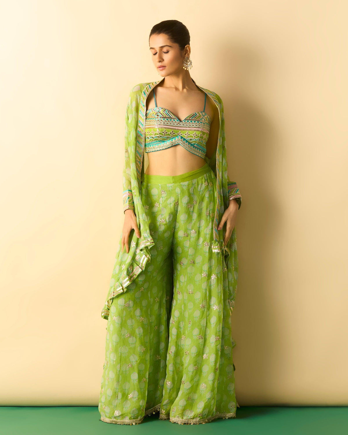 Dharika Cape Set