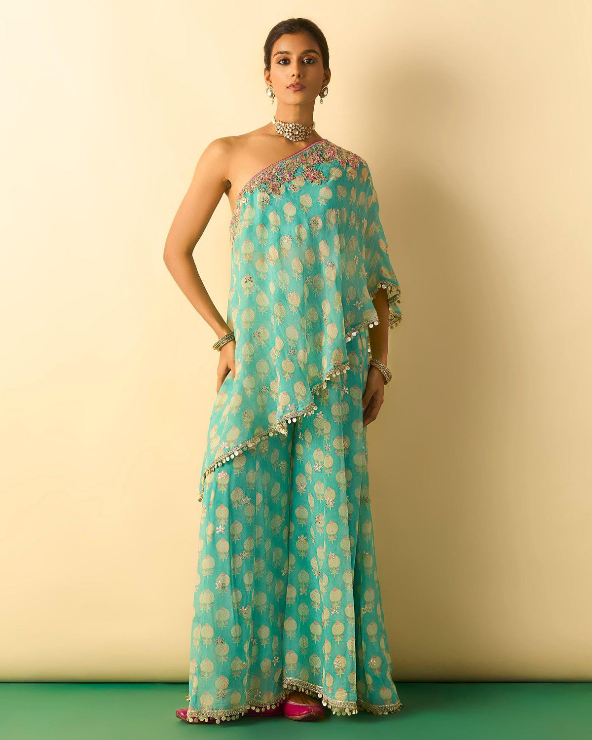 chhavi one shoulder set