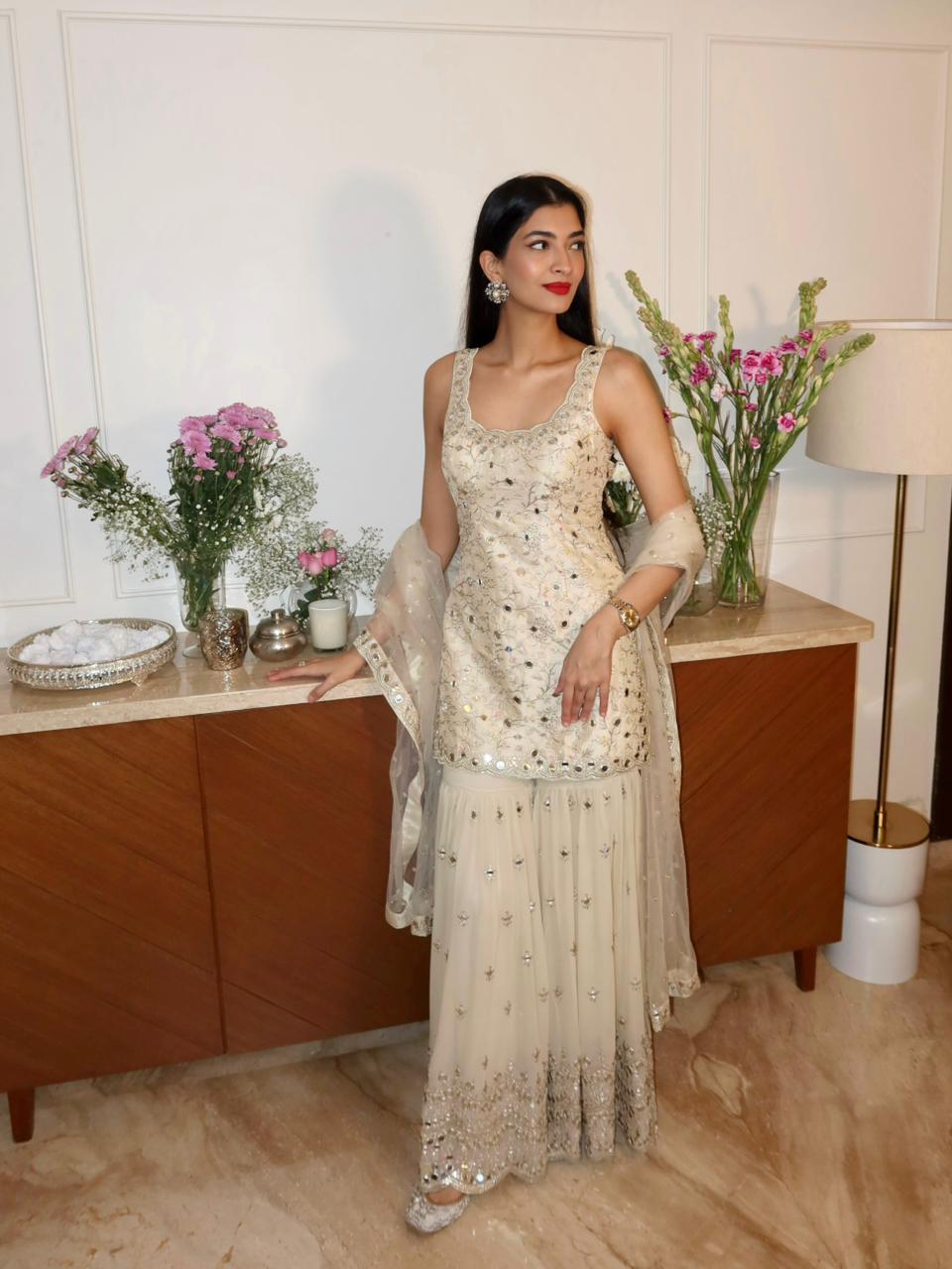 Hanna Khan in Soneera Sharara Set