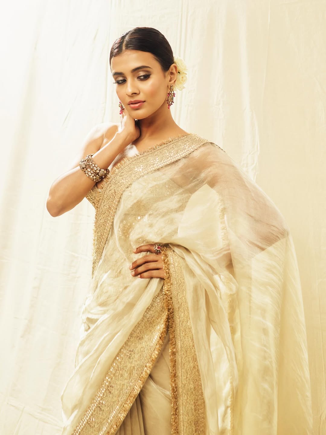 Zoya saree Set- Hebah Patel
