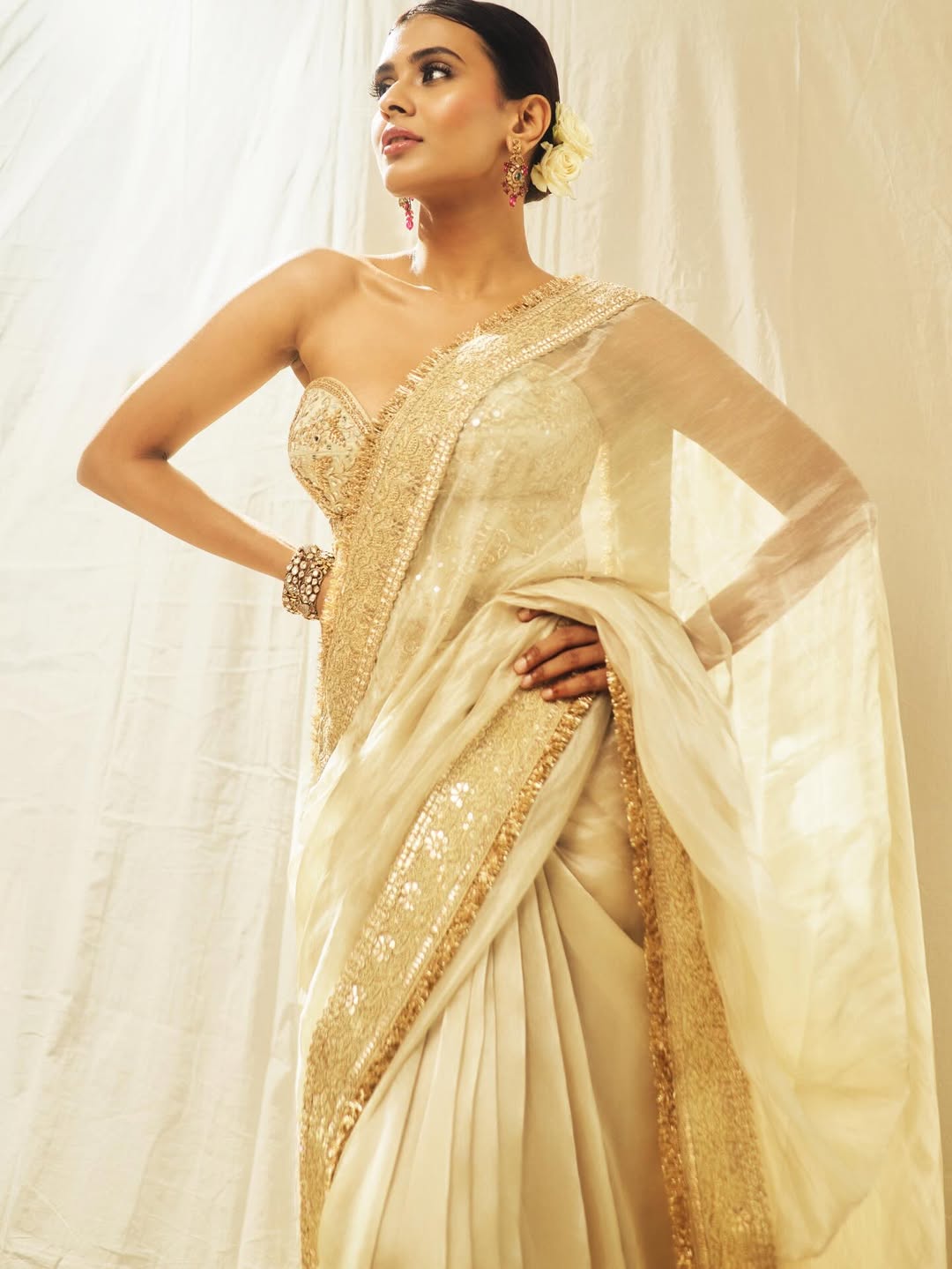 Zoya saree Set- Hebah Patel